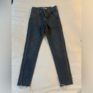 Levi’s Black Skinny Jeans Sz 24